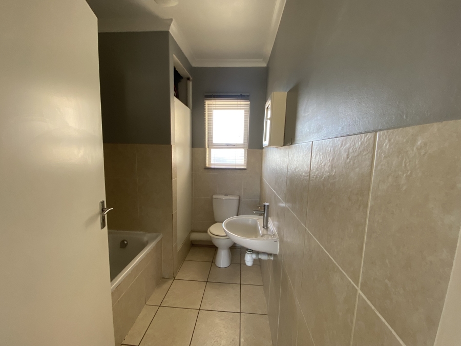 To Let 2 Bedroom Property for Rent in Muizenberg Western Cape